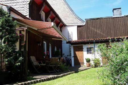 Altes Tageloehnerhaus Von 1510 Mit Garten Und Parkplatz Goslar Exterior foto